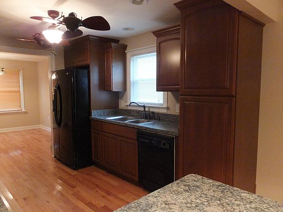 4th image of 913 Jones Ave