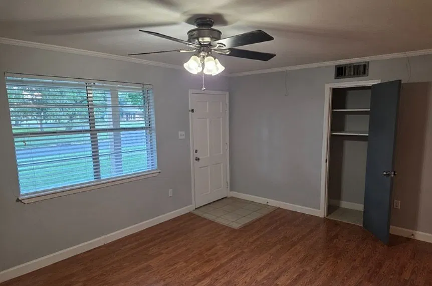 3 bed, 1.5 bath, 1483 sqft, $1,595 — Photo 4