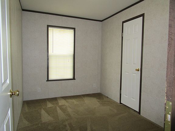 3rd image of 128 Vevay Dr S
