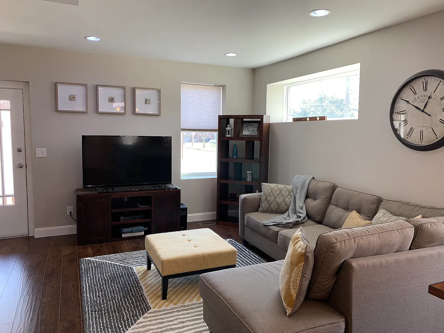 2135 Forest Ave — Photo 2
