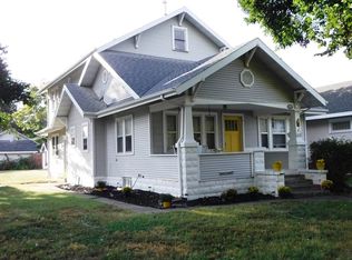 1202 W 1st St, Mccook, NE 69001