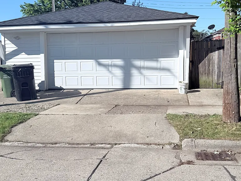5803 Elizabeth Ct — Photo 13
