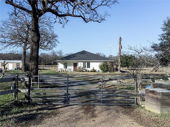 2nd image of 1200 County Road 102