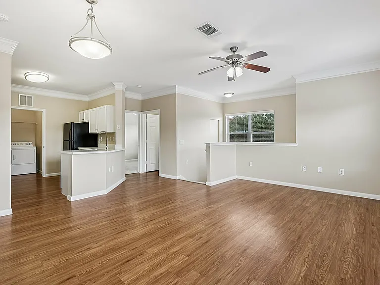 B1UGD Living Room/Kitchen