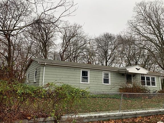 3rd image of 958 Bristol St