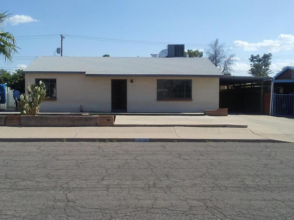 1st image of 2702 E Eastland St