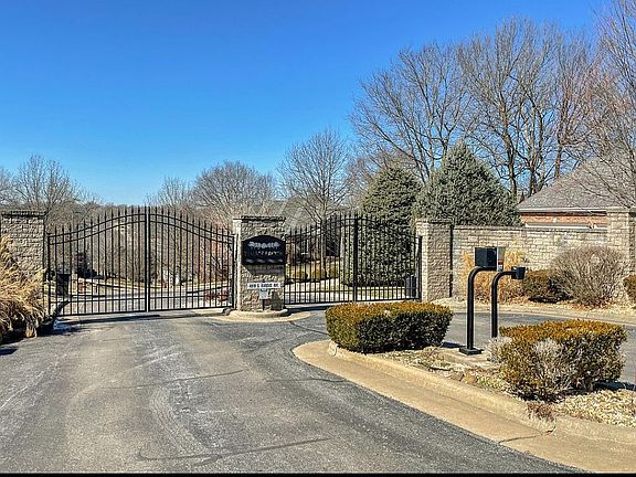 3rd image of 4851 S Landon Ct