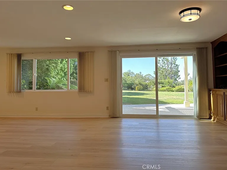 26543 Academy Dr — Photo 6