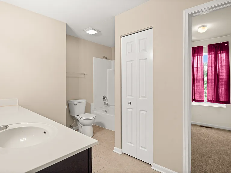 6N335 Whitmore Cir #D — Photo 18