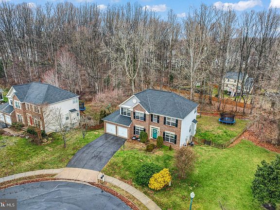3rd image of 7724 Roseberry Farm Dr