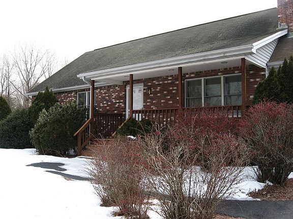 3rd image of 9 Sneade Dr