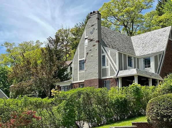 29 Mayhew Dr, South Orange, NJ 07079