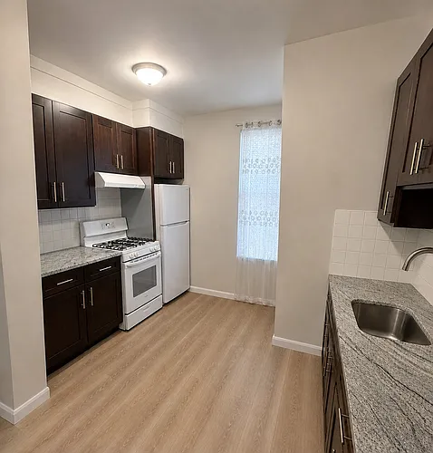 175 Cambridge Ave #2R Photo 1