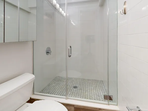 20 Beekman Place image 9 of 10