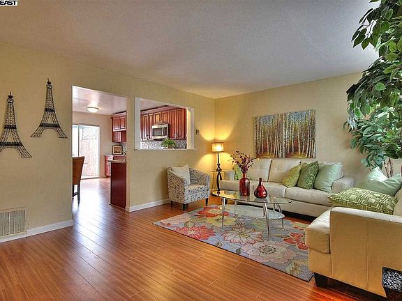 4th image of 32248 Mercury Way