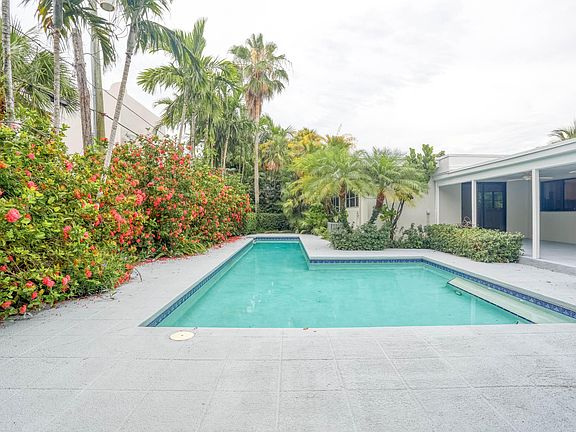 3rd image of 121 Costello Road