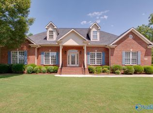 2705 Kentshire Cir SE, Owens Cross Roads, AL 35763