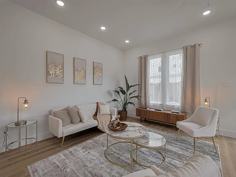 776 Mansfield St — Photo 10