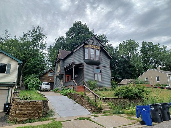 2nd image of 504 Belvidere St E #2