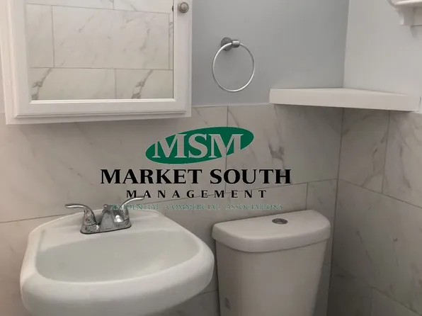 121 W Duffy St, Savannah, GA 31401