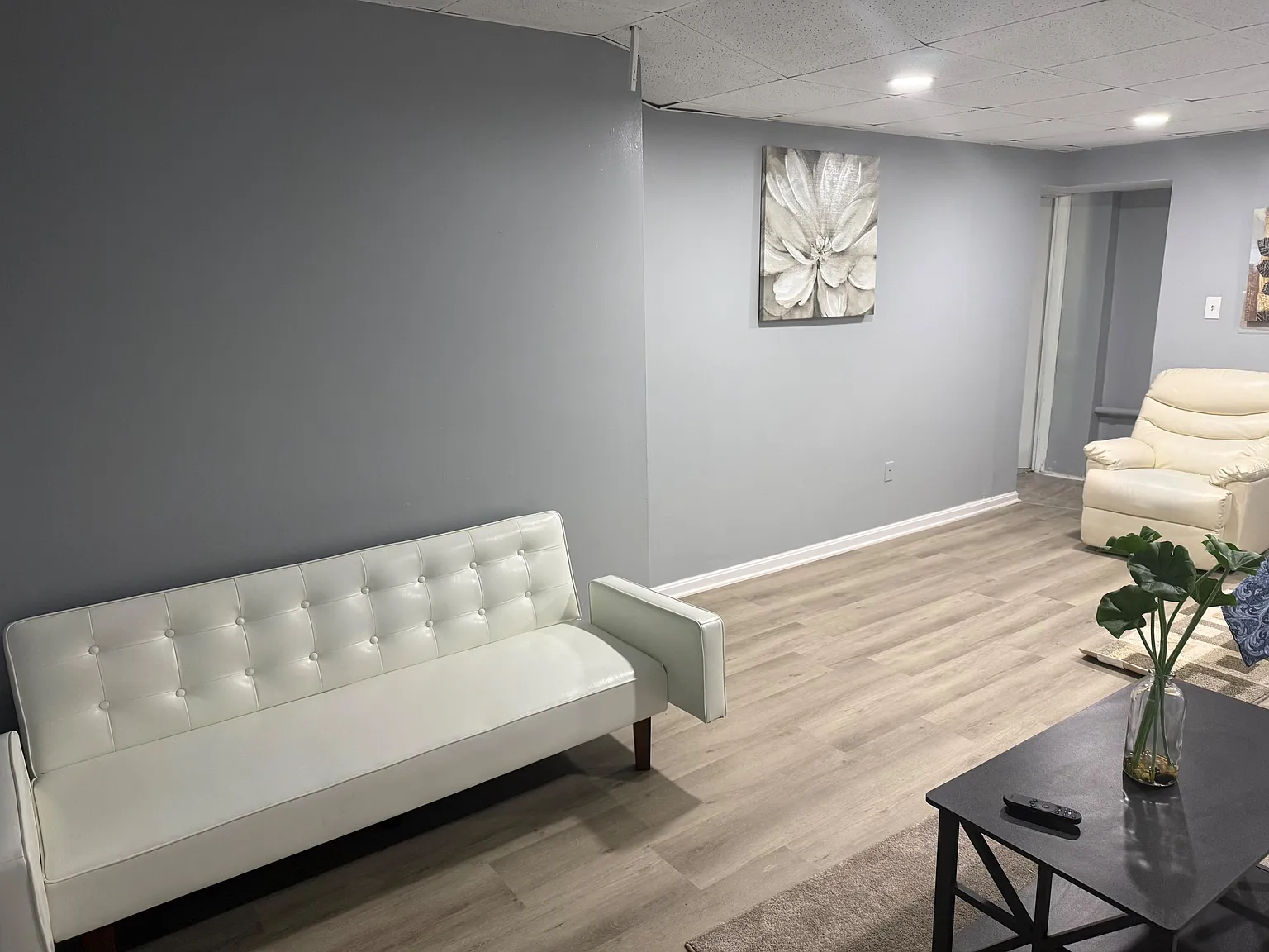 3 bed, 2.0 bath, 2800 sqft, $1,325 — Photo 3