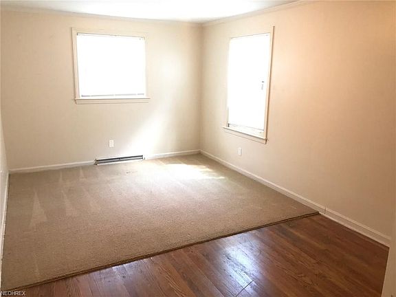 4th image of 304 White House Ln
