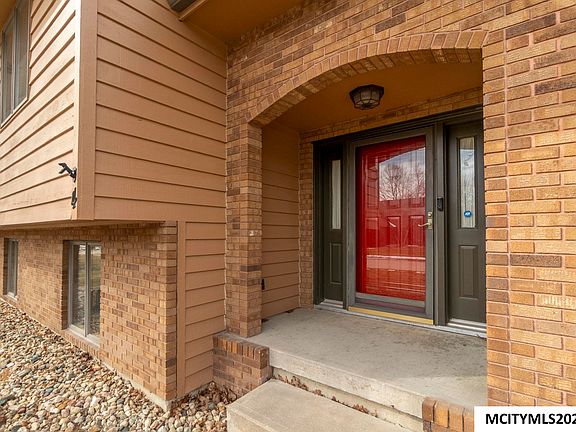 3rd image of 4 Field Rd