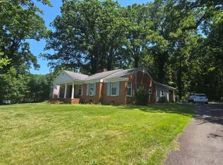 122 Woodland Dr, Cary, NC 27513