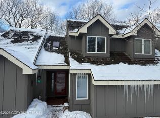 71 Snow Plow Hl, Lake Harmony, PA 18624