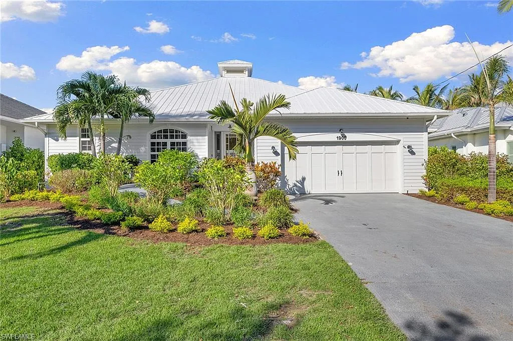 3 bed, 2.5 bath, 2653 sqft, $25,000 — Photo 1