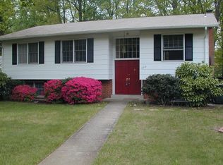 4712 Tara Dr, Fairfax, VA 22032
