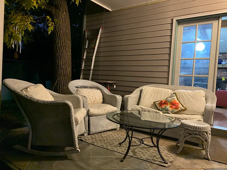 2576 Mapleton Ave — Photo 5