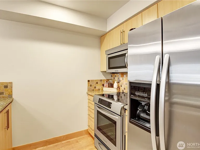 424 N 85th St #202 — Photo 5