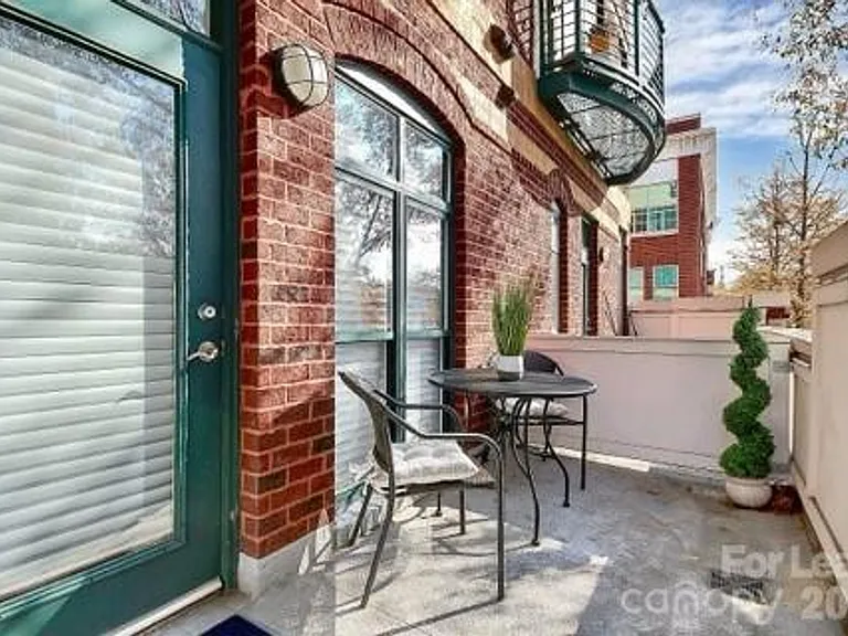 115 E Park Ave #207 — Photo 6