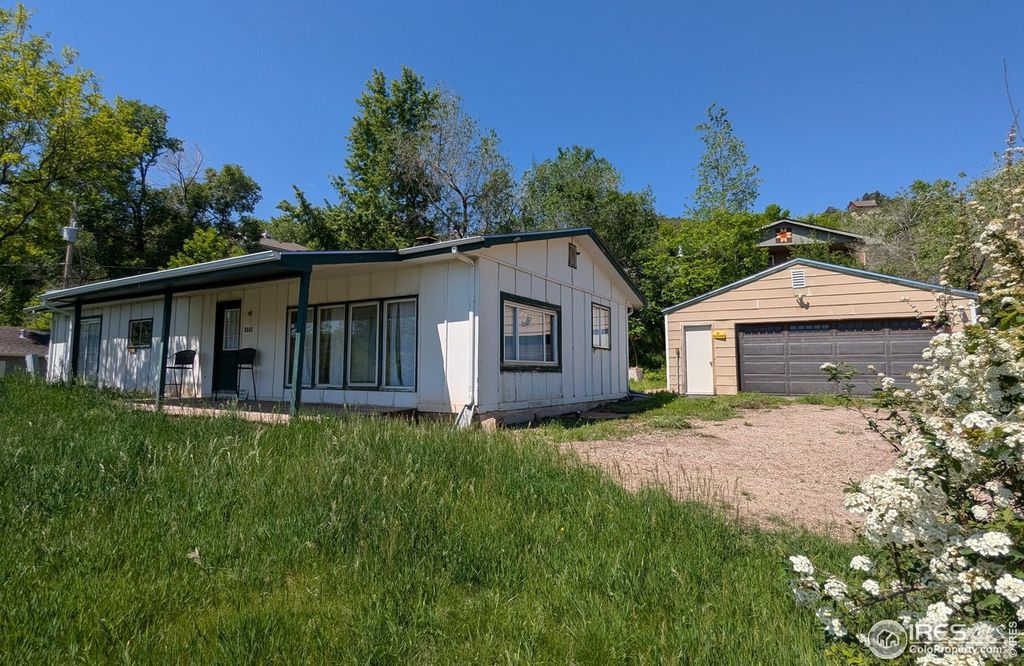 4809 Foothills Dr