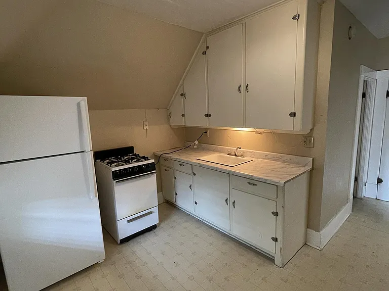 625 Lewis St #B — Photo 10