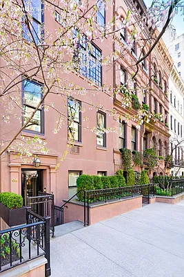Sold by Sotheby's International Realty | media 7