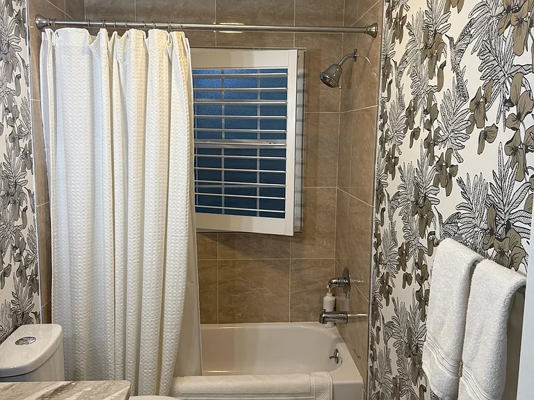 1510 Chapin Ave — Photo 5