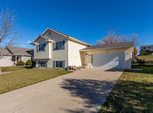 5342 King Arthur Dr NW, Rochester, MN 55901