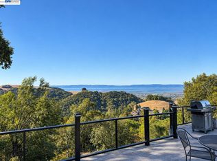 28016 Whitestone Ct, Hayward, CA 94542