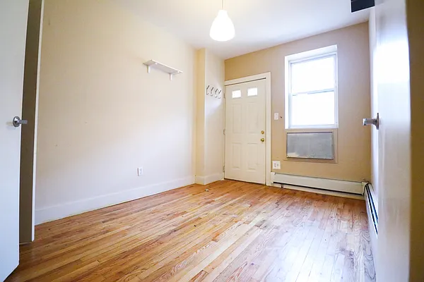 Rented by Lofts and Flats LLC | media 18