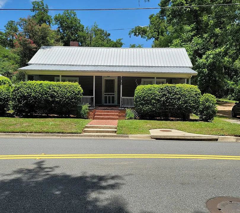 208 W 4th Ave