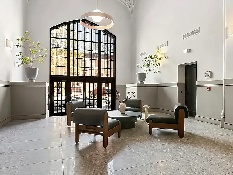 180 Bainbridge St #401 — Photo 21