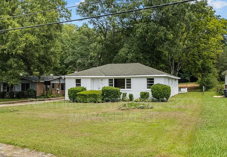 1129 Camellia Rd — Photo 3