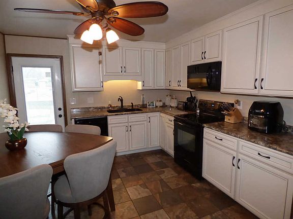5th image of 216 Jeffery Dr