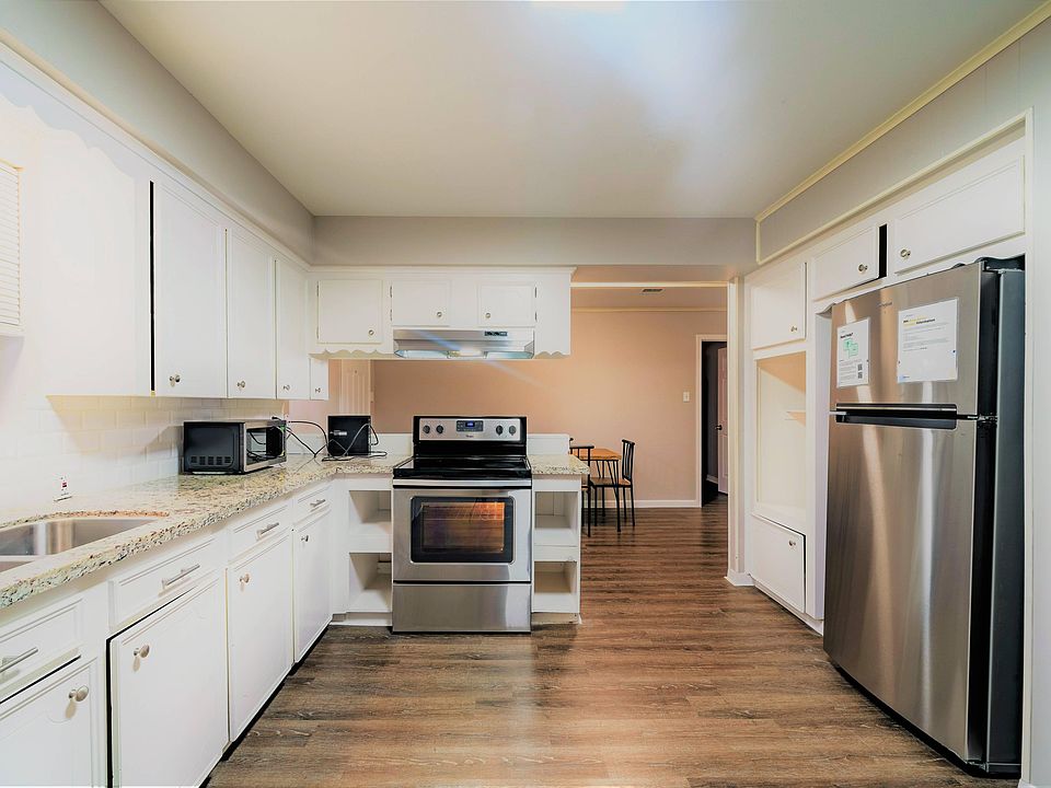 1st image of 14435 Hillsboro St #12767969