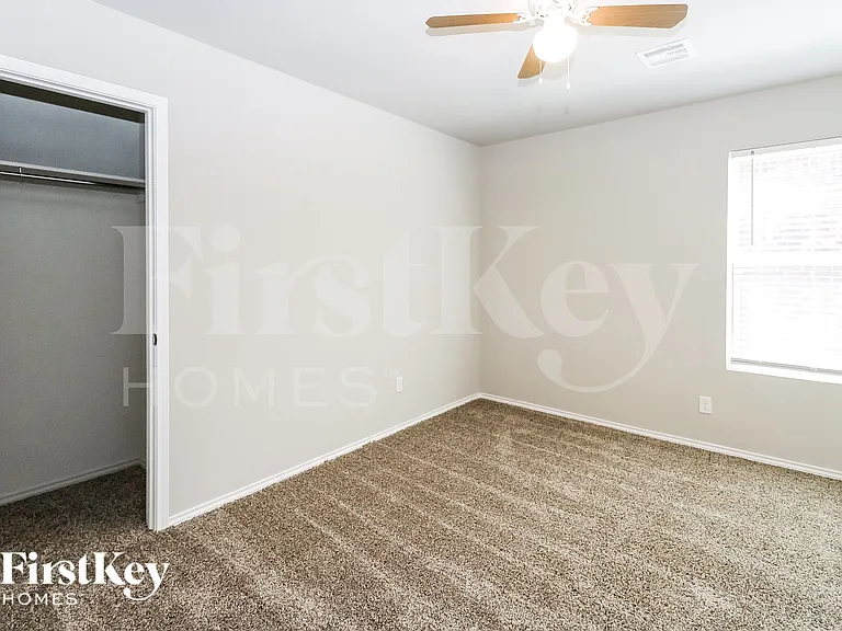 232 Klare Ct — Photo 13