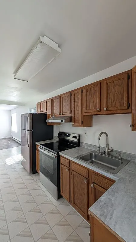 7 bed, 4.0 bath, 800 sqft, $1,250 — Photo 2