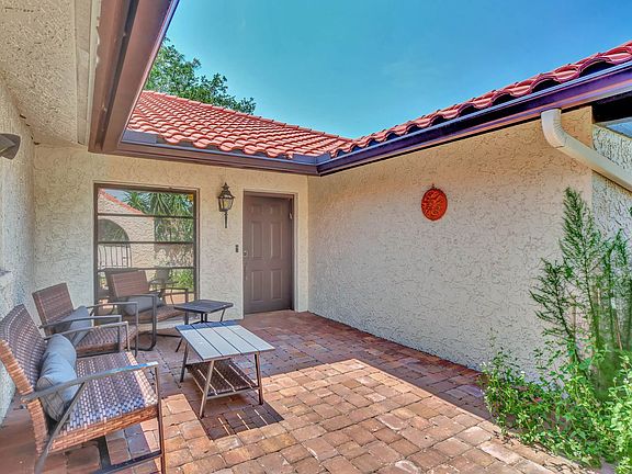 5th image of 5651 Golf Pointe Dr
