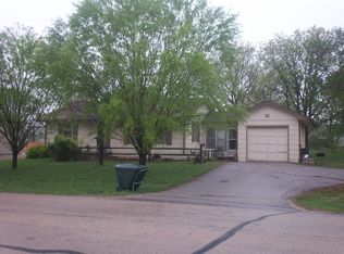 127 N 4th St, New Strawn, KS 66839